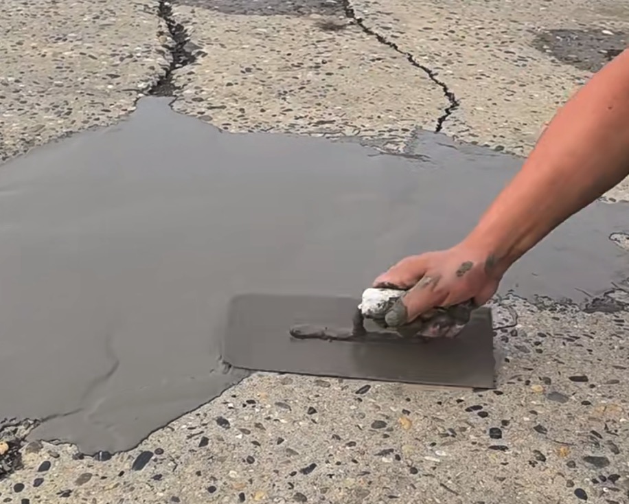 丹巴CGM 高效薄层道路修补料（CGM 道路抢修料）